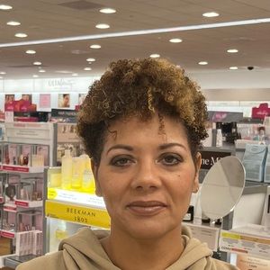 Meet your Posher, Nina